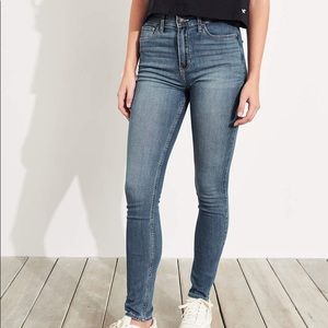 Hollister | High-Rise Super Skinny Medium Jeans